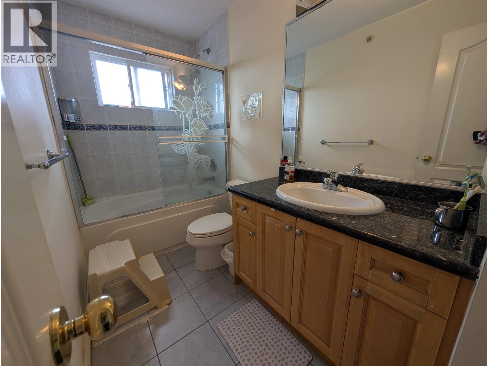 Rooms In Shared 4xxx Reid Street, Vancouver, British Columbia  V5R 3Y6 - Photo 5 - R3142791