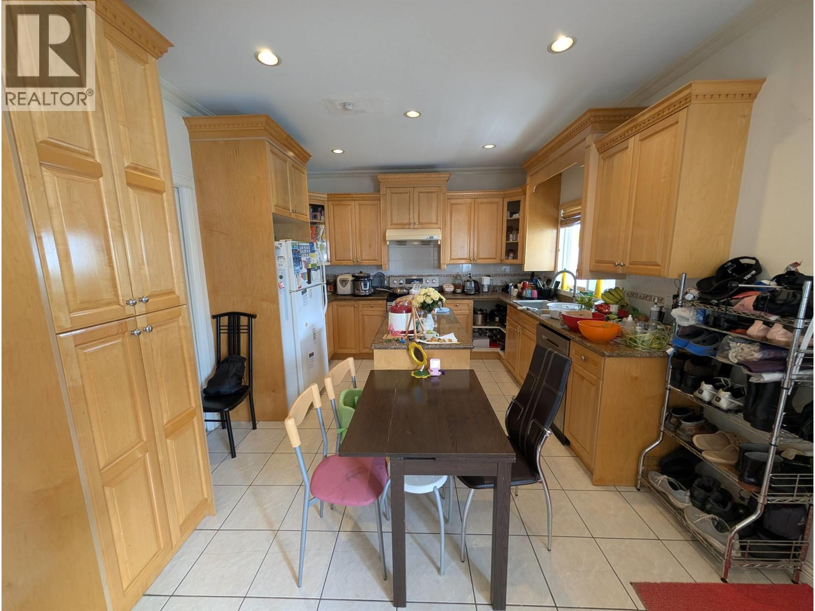 Rooms In Shared 4xxx Reid Street, Vancouver, British Columbia  V5R 3Y6 - Photo 14 - R3142791