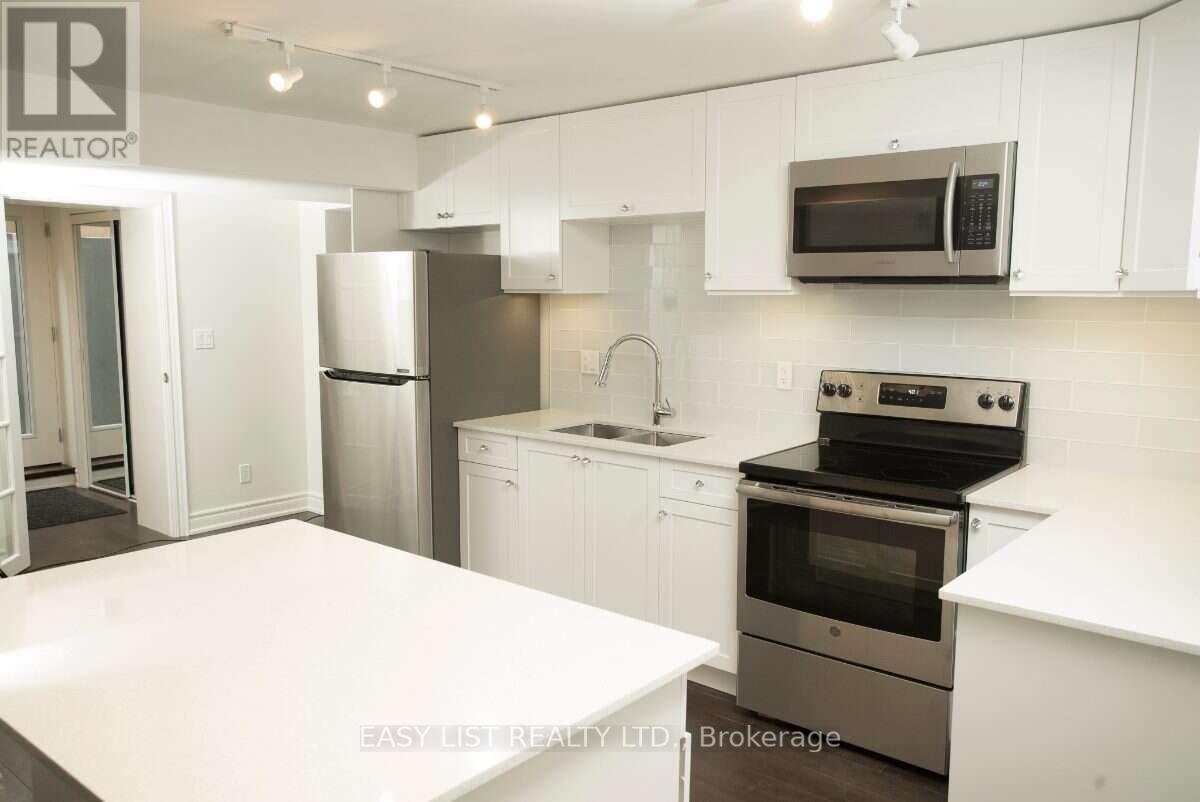 2 Princess Anne Crescent, Toronto, Ontario  M9A 2N8 - Photo 2 - W13698320