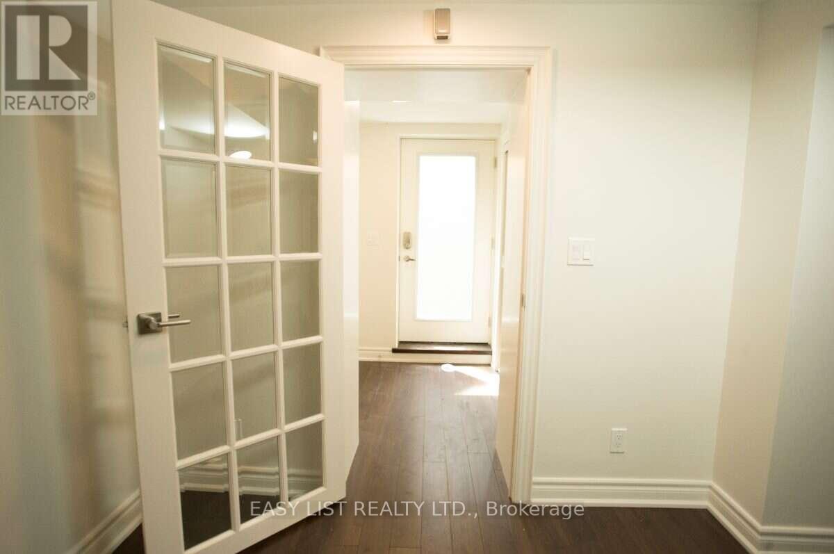 2 Princess Anne Crescent, Toronto, Ontario  M9A 2N8 - Photo 4 - W13698320