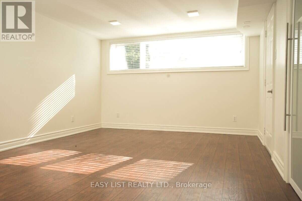2 Princess Anne Crescent, Toronto, Ontario  M9A 2N8 - Photo 5 - W13698320
