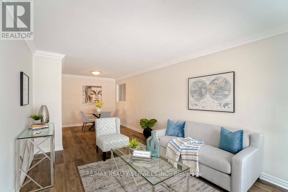 70 Montjoy Crescent, Brampton, Ontario  L6S 3E7 - Photo 2 - W13698348