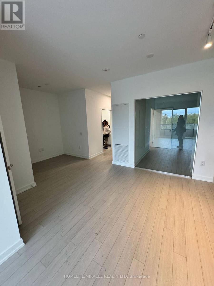 425 - 4010 Eglinton Avenue, Toronto, Ontario  M9A 0G5 - Photo 3 - W13698356