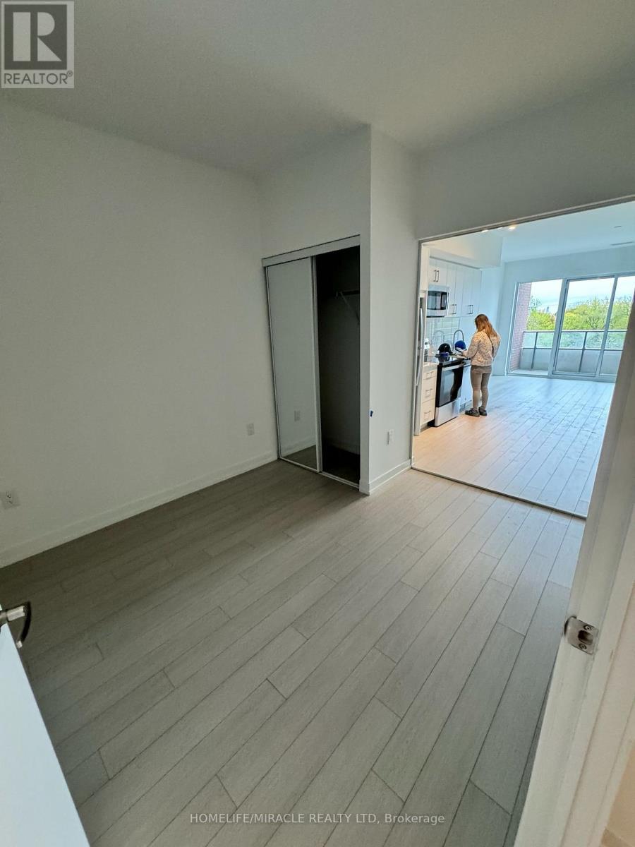 425 - 4010 Eglinton Avenue, Toronto, Ontario  M9A 0G5 - Photo 4 - W13698356
