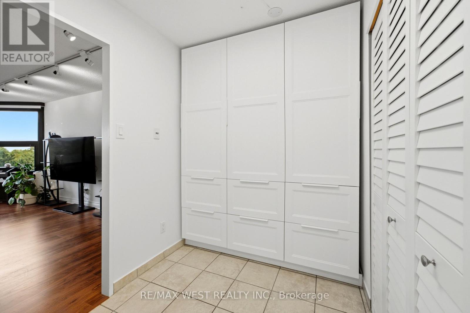 504 - 1300 Bloor Street, Mississauga, Ontario  L4Y 3Z2 - Photo 9 - W13698366
