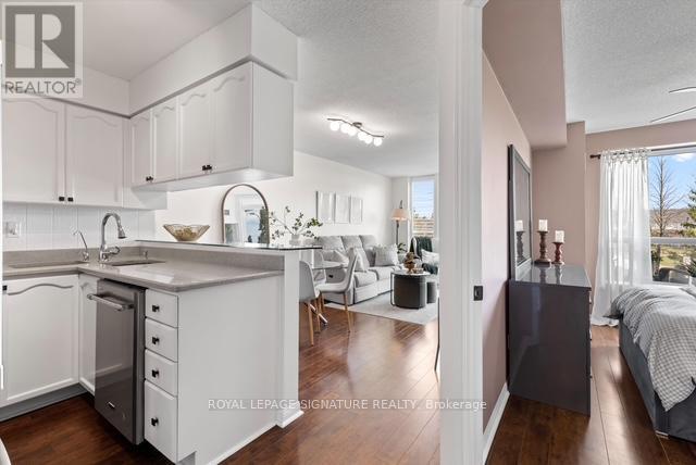 207 - 1150 Parkwest Place, Mississauga (Lakeview), Ontario  L5E 3K4 - Photo 4 - W13698372