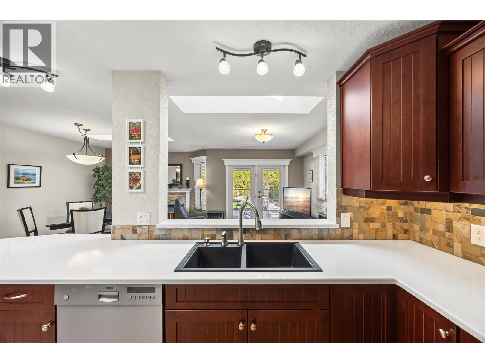 1384 Nelson Place, Kelowna, British Columbia  V1Y 9H4 - Photo 4 - 10398348