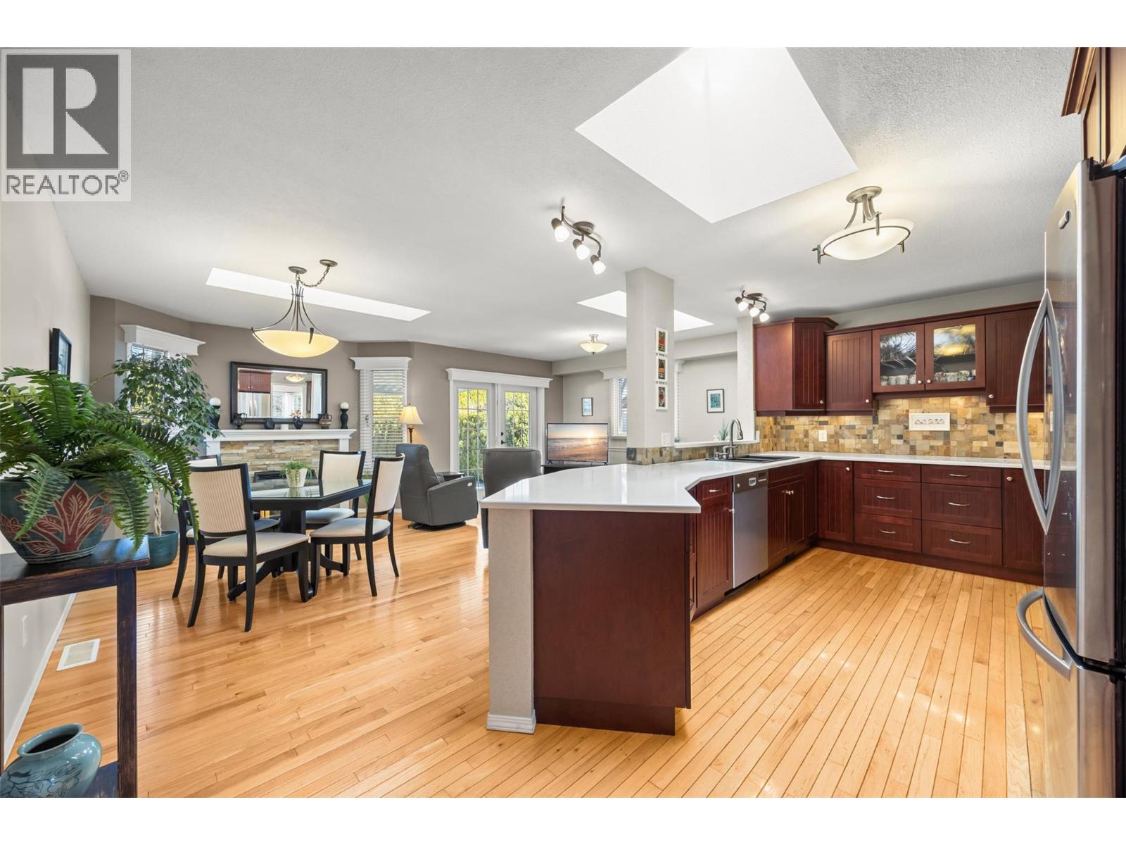1384 NELSON Place, Kelowna, British Columbia
