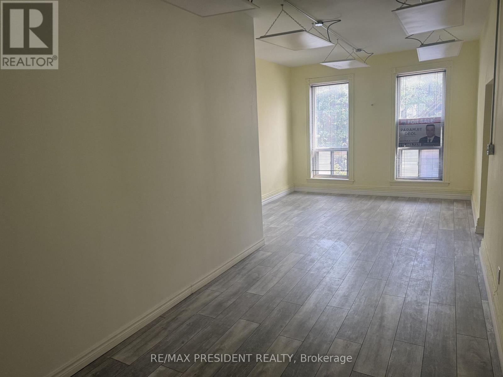 2 - 135 JAMES STREET N, hamilton (strathcona), Ontario