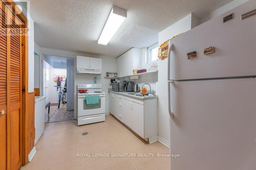 676 Abana Road, Mississauga, Ontario  L5A 1H4 - Photo 23 - W13692522