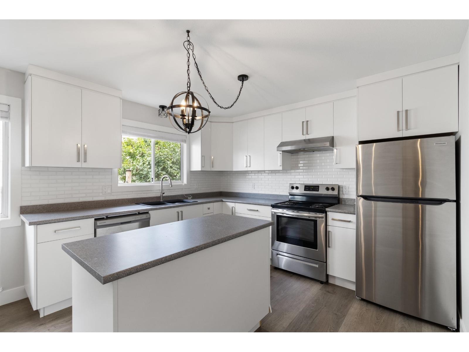 9536 Carroll Street, Chilliwack Proper West, Chilliwack, British Columbia  V2P 7G4 - Photo 2 - R3157722