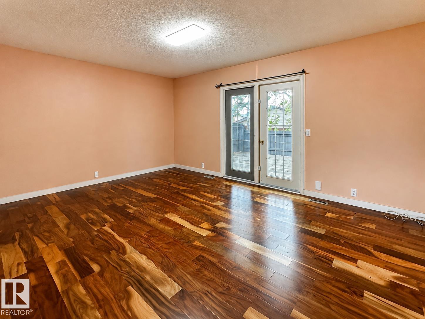 1704 37 St NW, Edmonton, Alberta T6L 2R7 - Photo 2 - E4504805