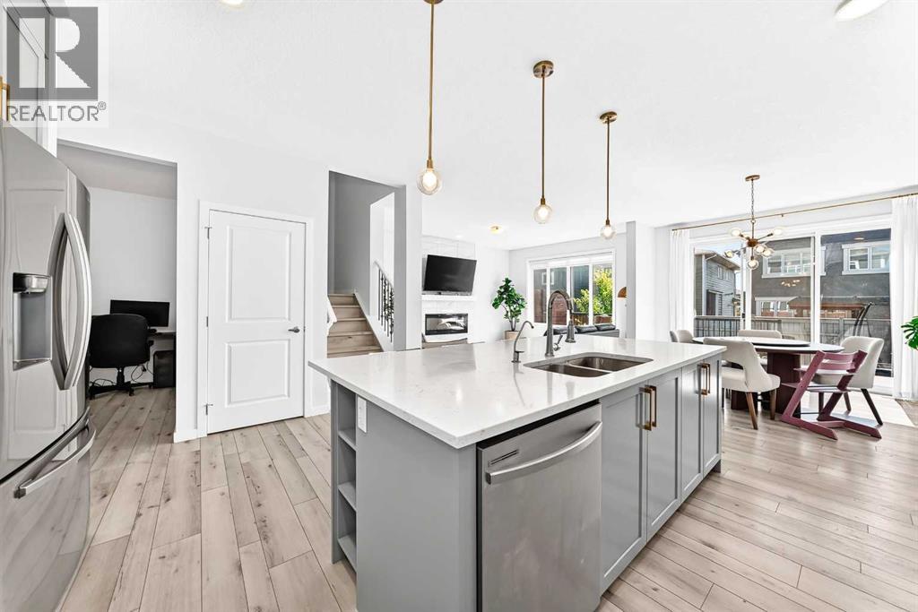 105 Magnolia Manor Se, Calgary, Alberta  T3M 3H8 - Photo 5 - A2338426