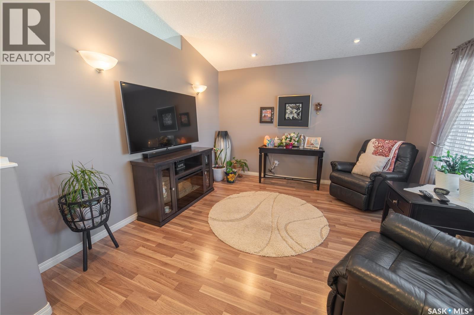 317 Frehlick Bay, Estevan, Saskatchewan  S4A 0Y1 - Photo 4 - SK046119