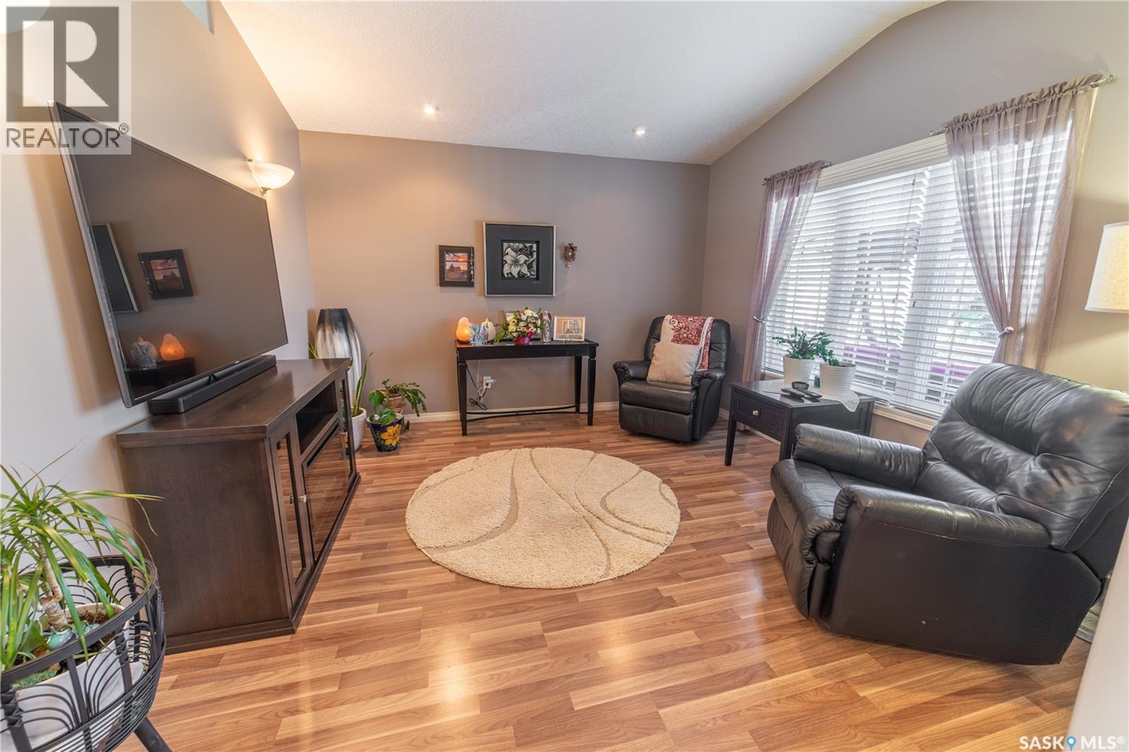 317 Frehlick Bay, Estevan, Saskatchewan  S4A 0Y1 - Photo 5 - SK046119