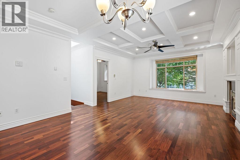 5388 Sherbrooke Street, Vancouver, British Columbia  V5W 3M5 - Photo 2 - R3139163