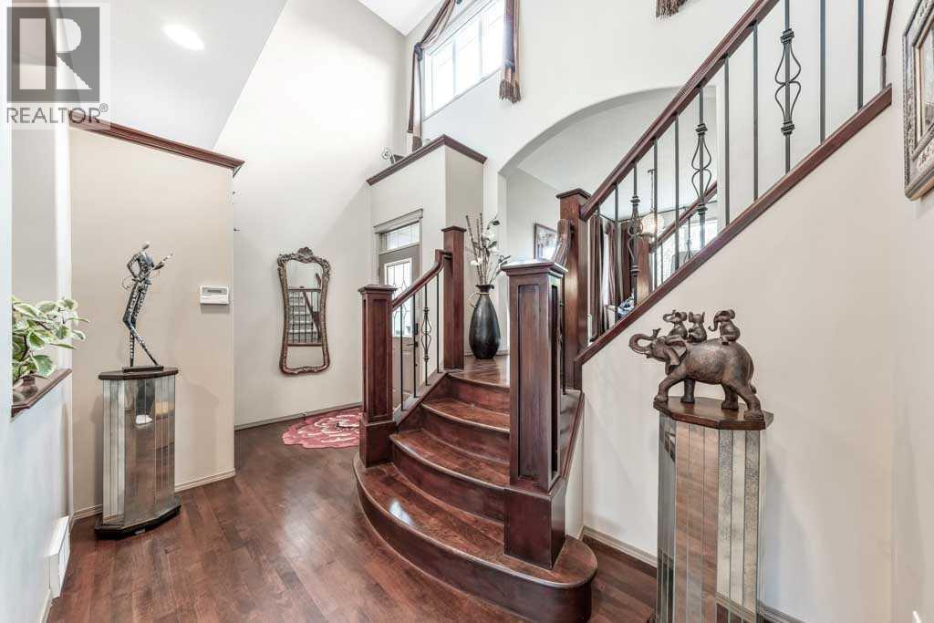40 Cougar Ridge Heights SW, Calgary, Alberta  T3H 4X5 - Photo 8 - A2331900