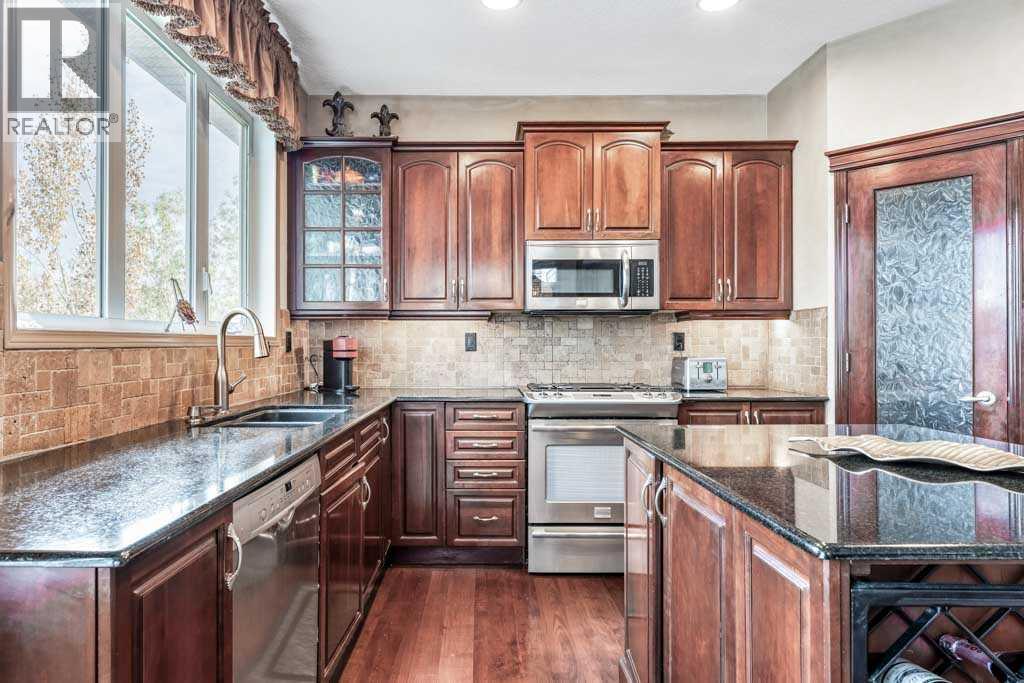 40 Cougar Ridge Heights SW, Calgary, Alberta  T3H 4X5 - Photo 18 - A2331900