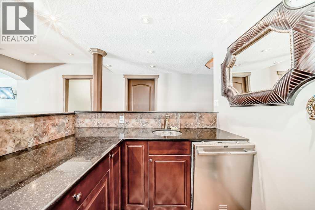 40 Cougar Ridge Heights SW, Calgary, Alberta  T3H 4X5 - Photo 43 - A2331900