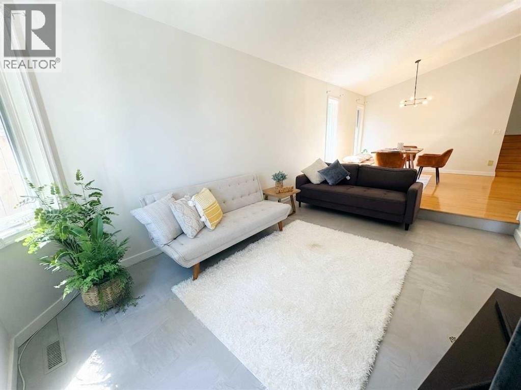 123 Sunmills Place SW, Calgary, Alberta  T2X 2R1 - Photo 6 - A2338963