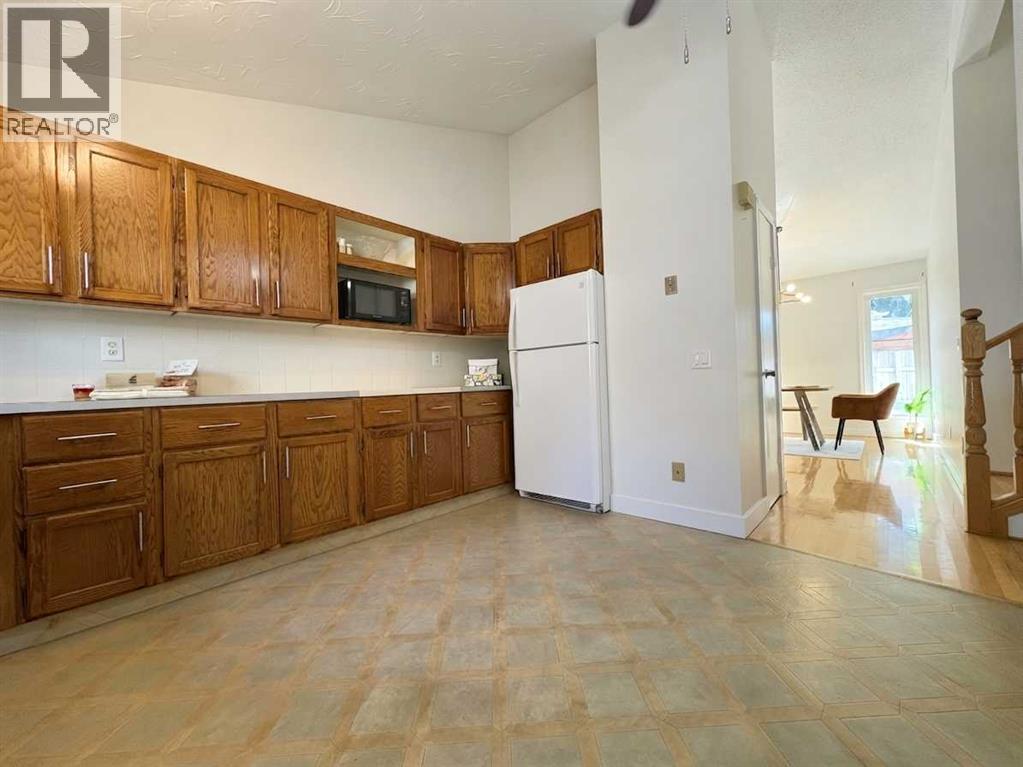 123 Sunmills Place SW, Calgary, Alberta  T2X 2R1 - Photo 10 - A2338963