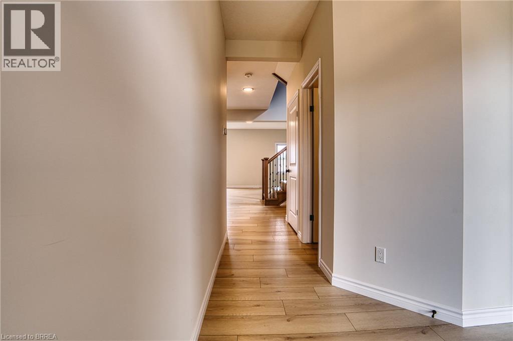 46 Ford Drive, Stratford, Ontario  N5A 0L3 - Photo 6 - 40843592