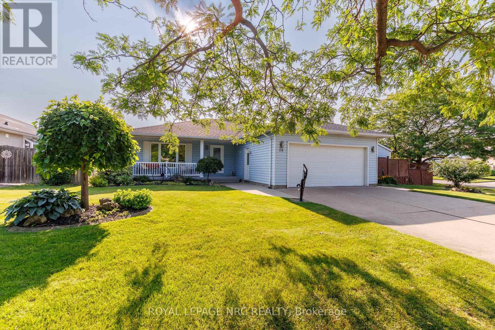 15 FOXHILL CRESCENT, St. Catharines, Ontario