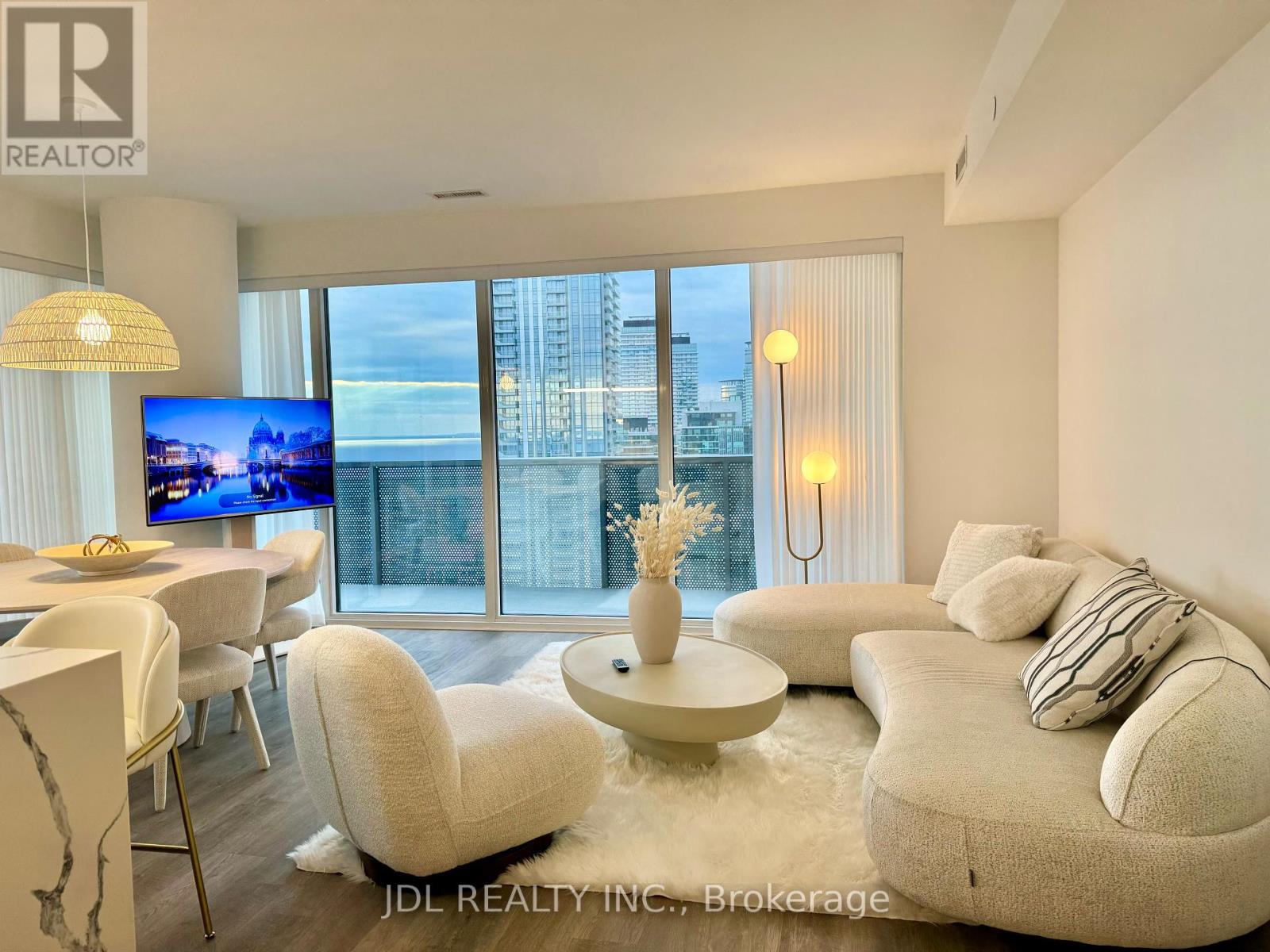 5811 - 55 Cooper Street, Toronto (Waterfront Communities), Ontario  M5E 0G1 - Photo 10 - C13698374