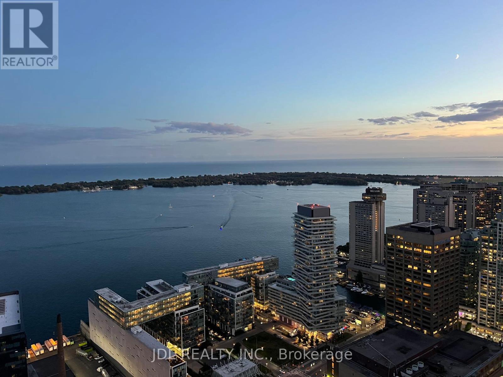 5811 - 55 Cooper Street, Toronto (Waterfront Communities), Ontario  M5E 0G1 - Photo 2 - C13698374