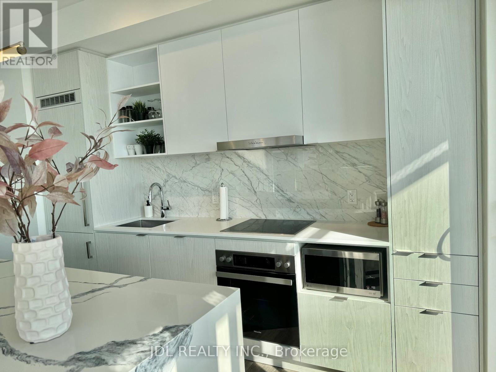 5811 - 55 Cooper Street, Toronto (Waterfront Communities), Ontario  M5E 0G1 - Photo 5 - C13698374
