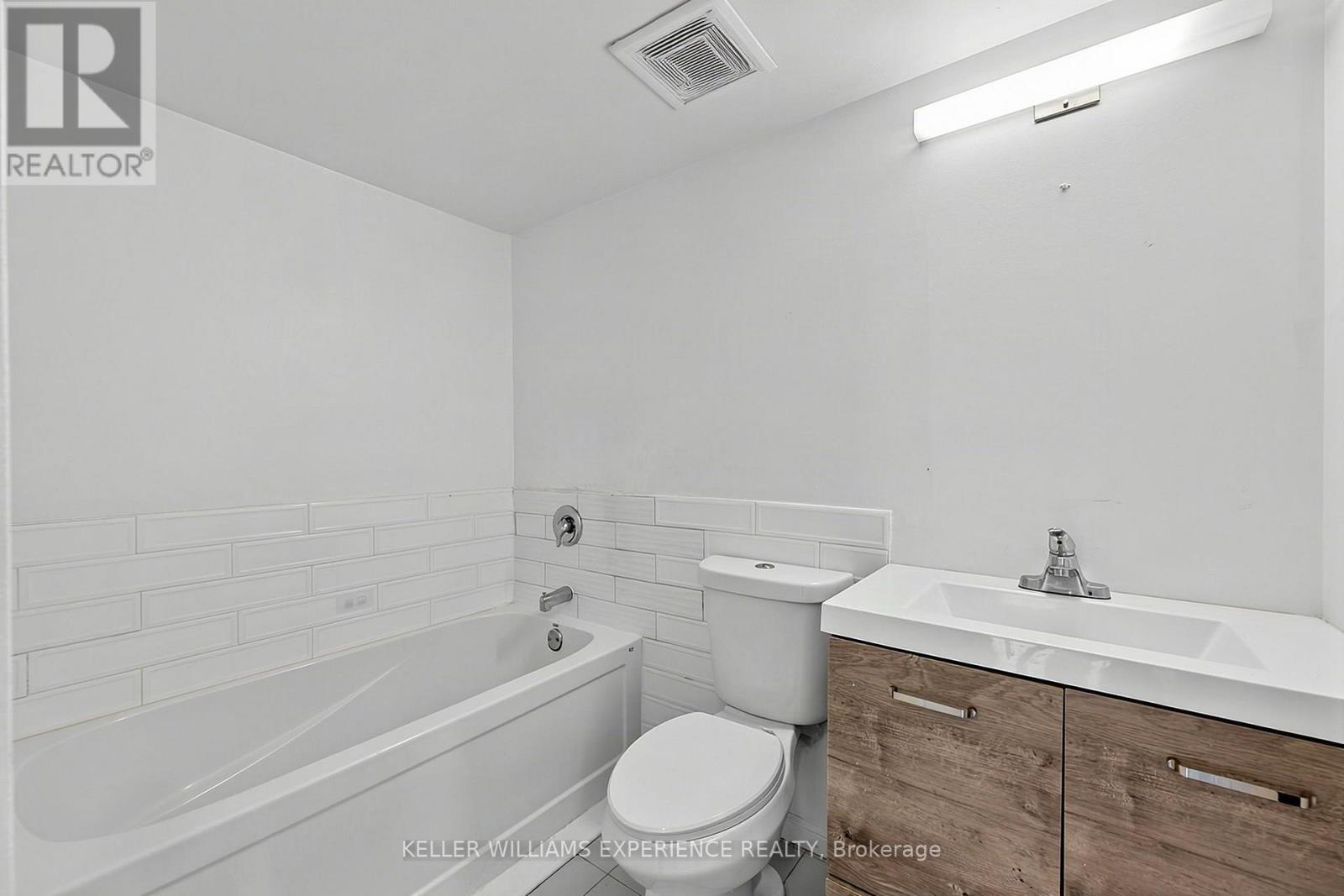 #904 - 75 Ellen Street, Barrie, Ontario  L4N 7R6 - Photo 31 - S13698376