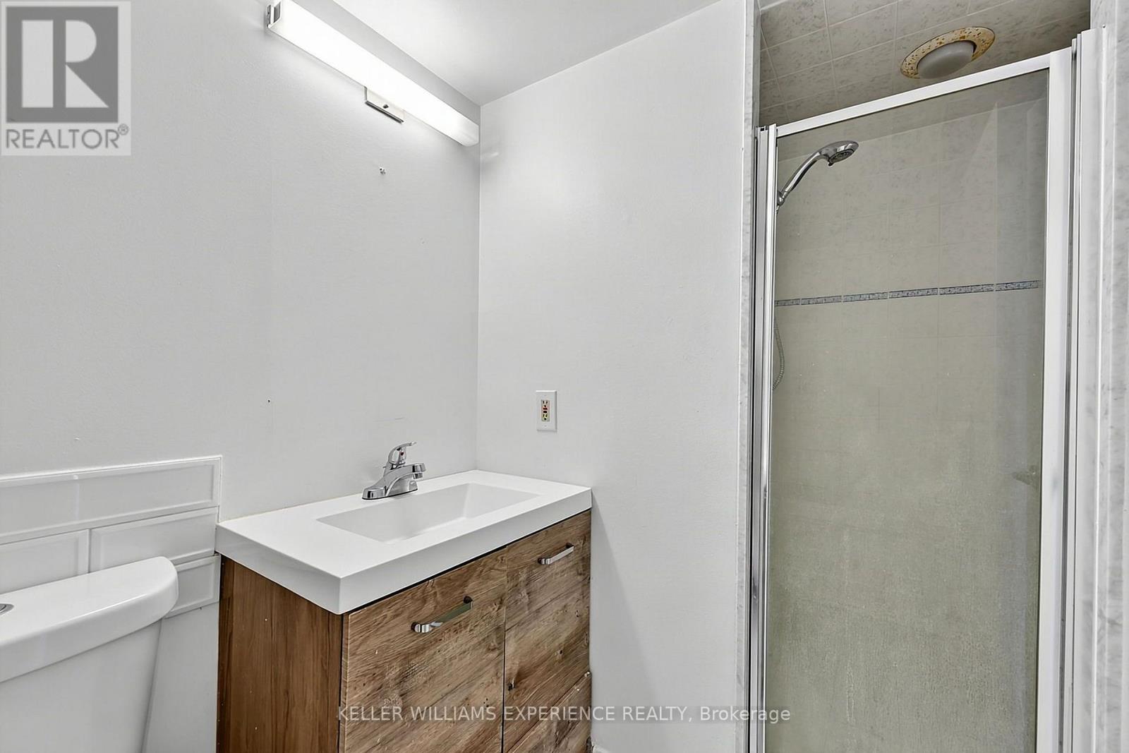 #904 - 75 Ellen Street, Barrie, Ontario  L4N 7R6 - Photo 32 - S13698376