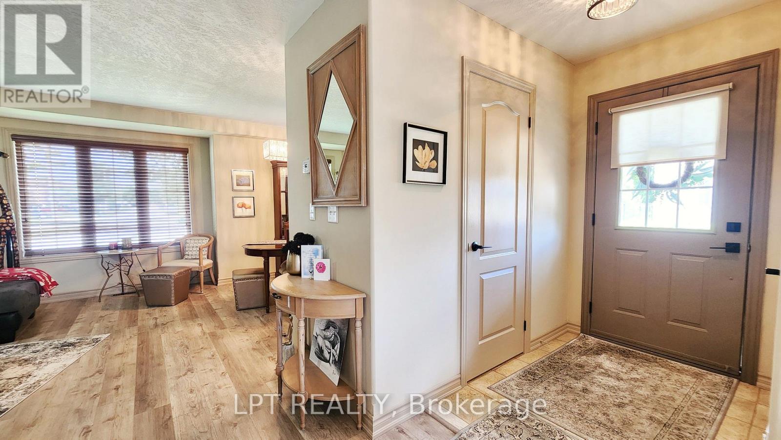 17 Silver Maple Crescent, Barrie, Ontario  L4N 0Y4 - Photo 4 - S13698396