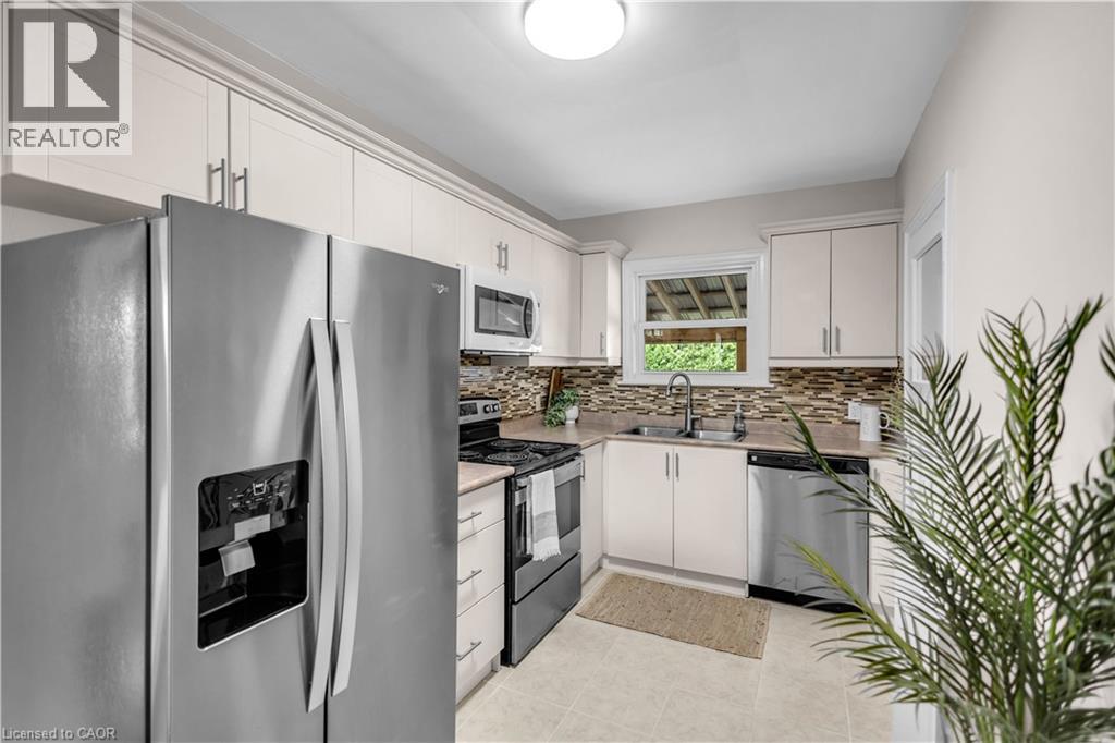 31 Scotia Avenue, Hamilton, Ontario  L8K 4X4 - Photo 10 - 40856845