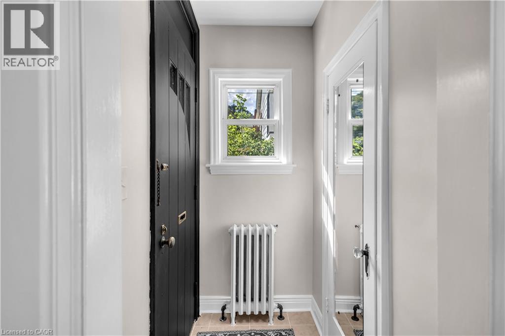 31 Scotia Avenue, Hamilton, Ontario  L8K 4X4 - Photo 3 - 40856845