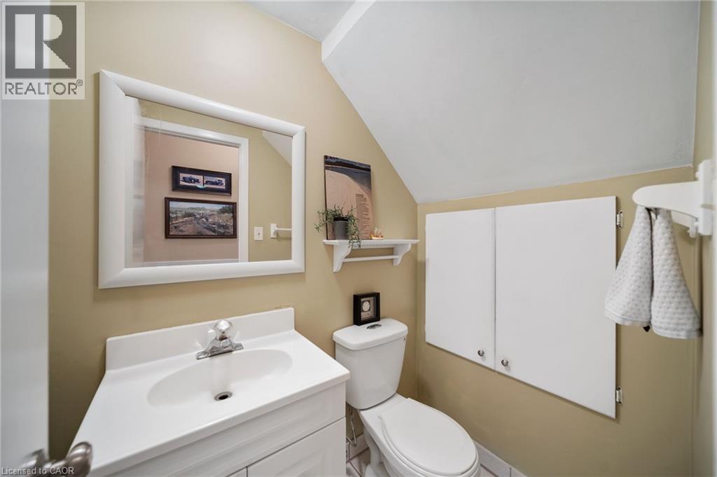 4 Patrice Court, Dundas, Ontario  L9H 5P5 - Photo 8 - 40856488