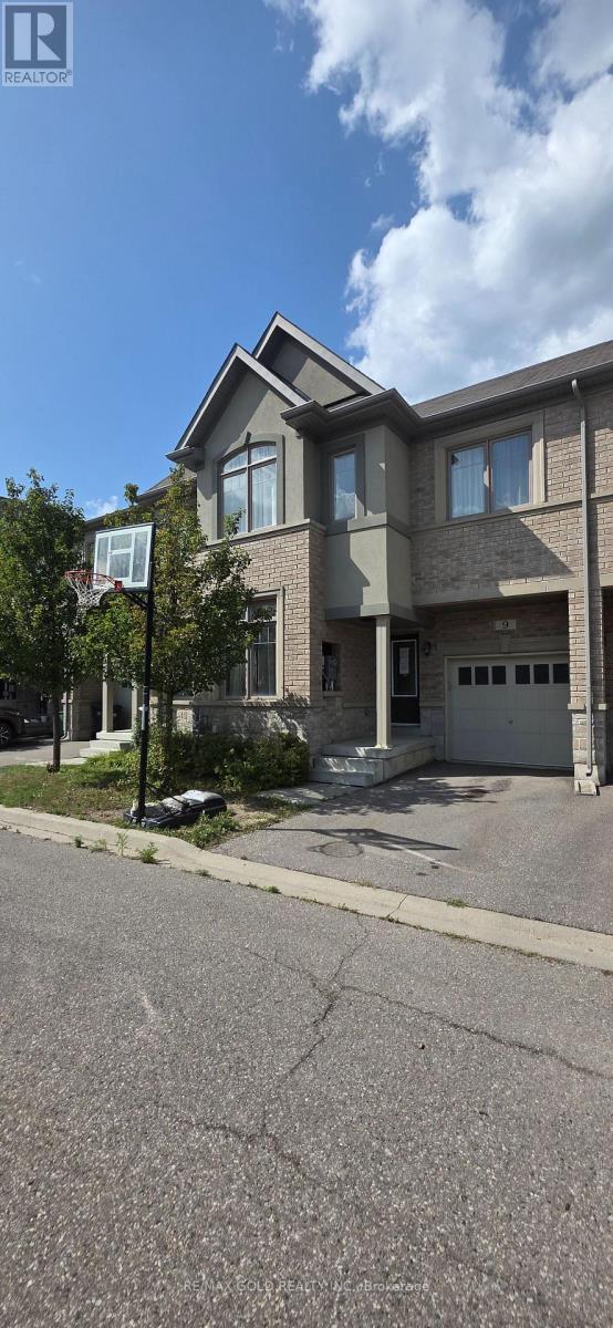 9 Oliana Way, Brampton, Ontario  L6Y 6G8 - Photo 2 - W13698382