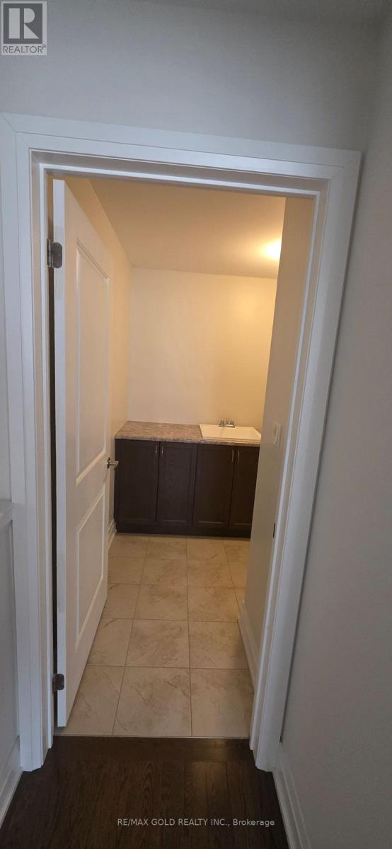 9 Oliana Way, Brampton, Ontario  L6Y 6G8 - Photo 32 - W13698382