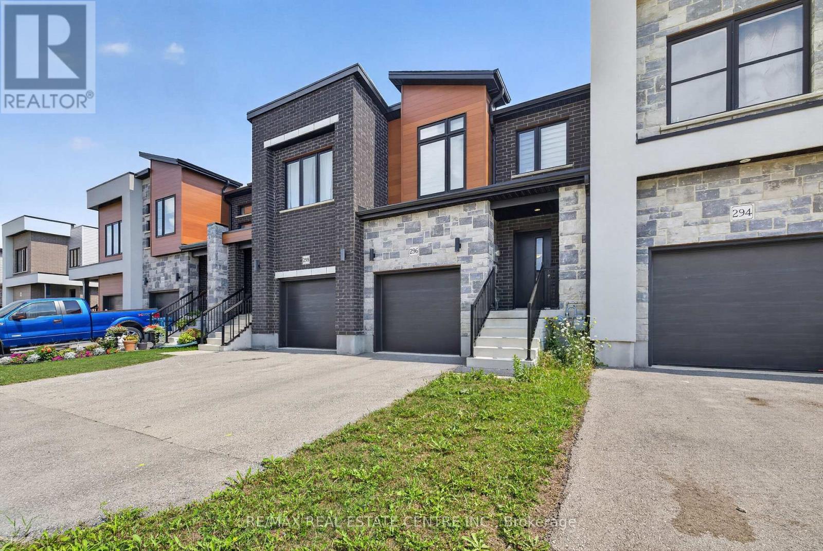296 BRADSHAW DRIVE, Stratford, Ontario