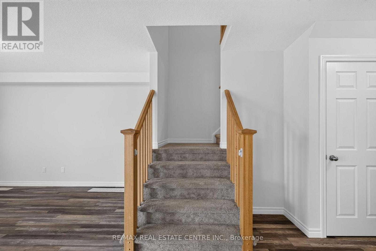 296 Bradshaw Drive, Stratford, Ontario N5A 0K2 - Photo 9 - X13698384