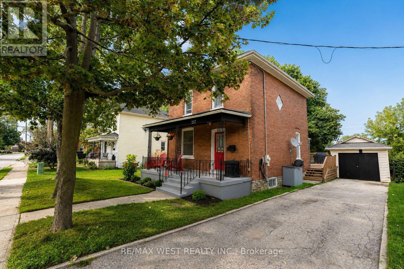 217 Hexam Street, Cambridge, Ontario  N3H 4A3 - Photo 2 - X13698394