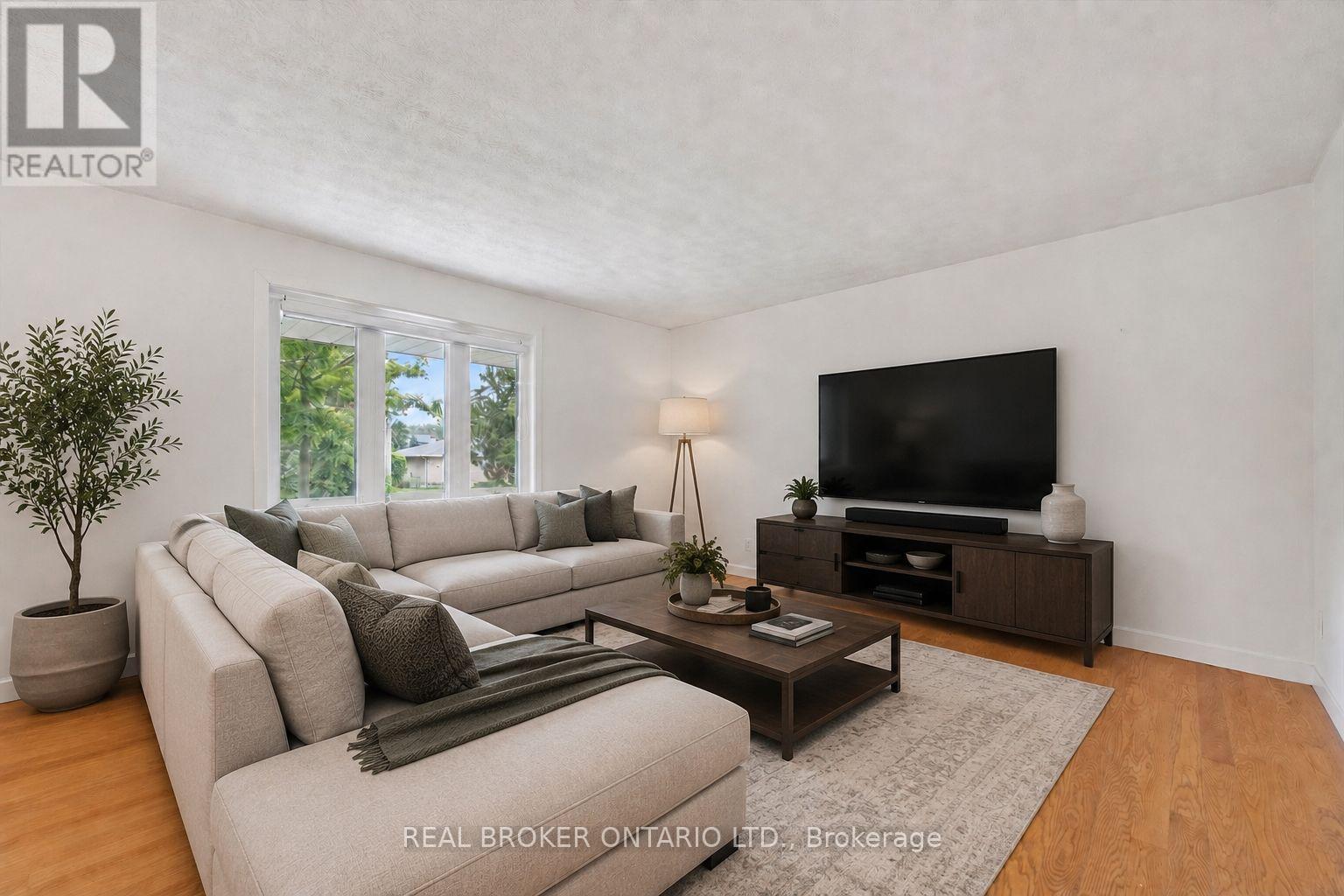 27 Dawson Drive, Kincardine, Ontario  N2Z 2X6 - Photo 2 - X13698402