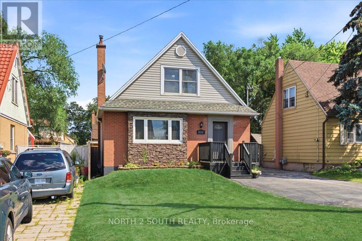 624 Brighton Avenue, Hamilton, Ontario  L8H 6H2 - Photo 2 - X13696162