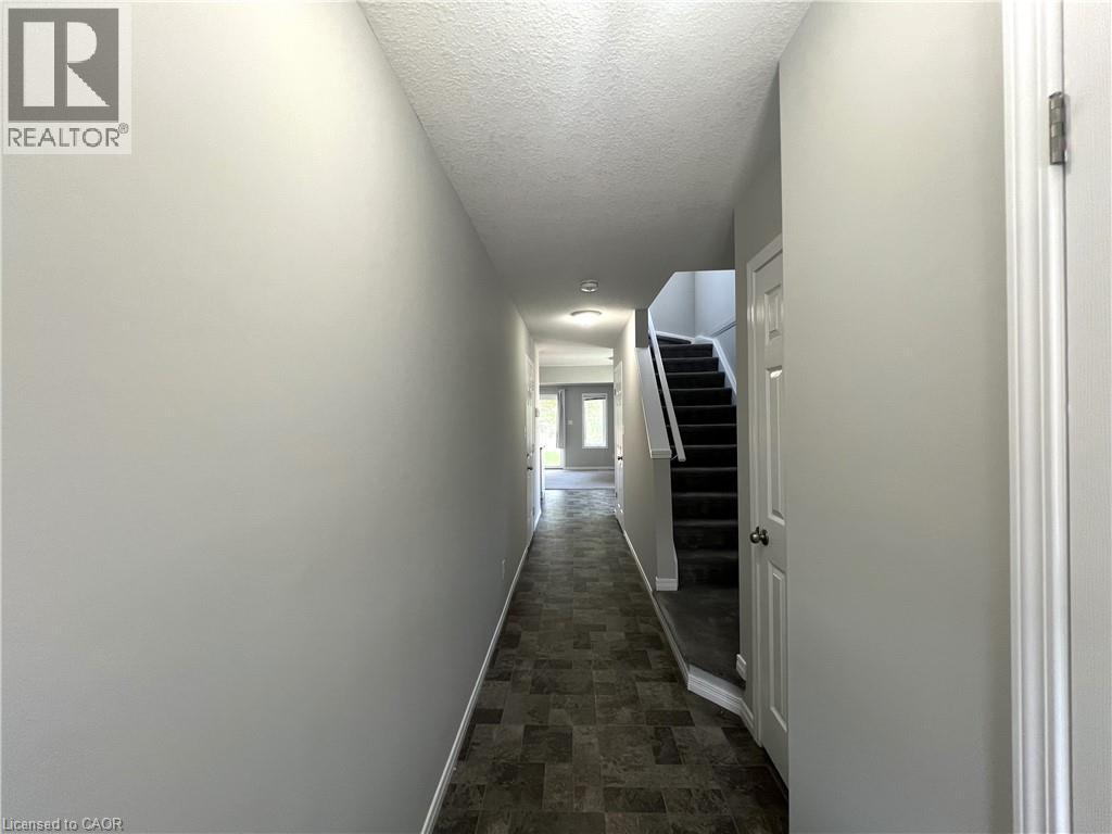 50 Pinnacle Drive Unit# 61, Kitchener, Ontario  N2P 0H8 - Photo 3 - 40857414