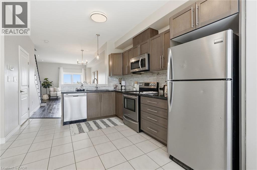 31 Edenrock Drive, Stoney Creek, Ontario  L8E 0G6 - Photo 6 - 40851404