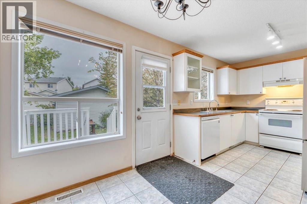 131 Hidden Way NW, Calgary, Alberta  T3A 5S7 - Photo 12 - A2337701