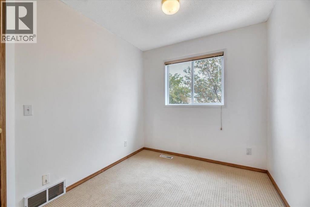 131 Hidden Way NW, Calgary, Alberta  T3A 5S7 - Photo 22 - A2337701