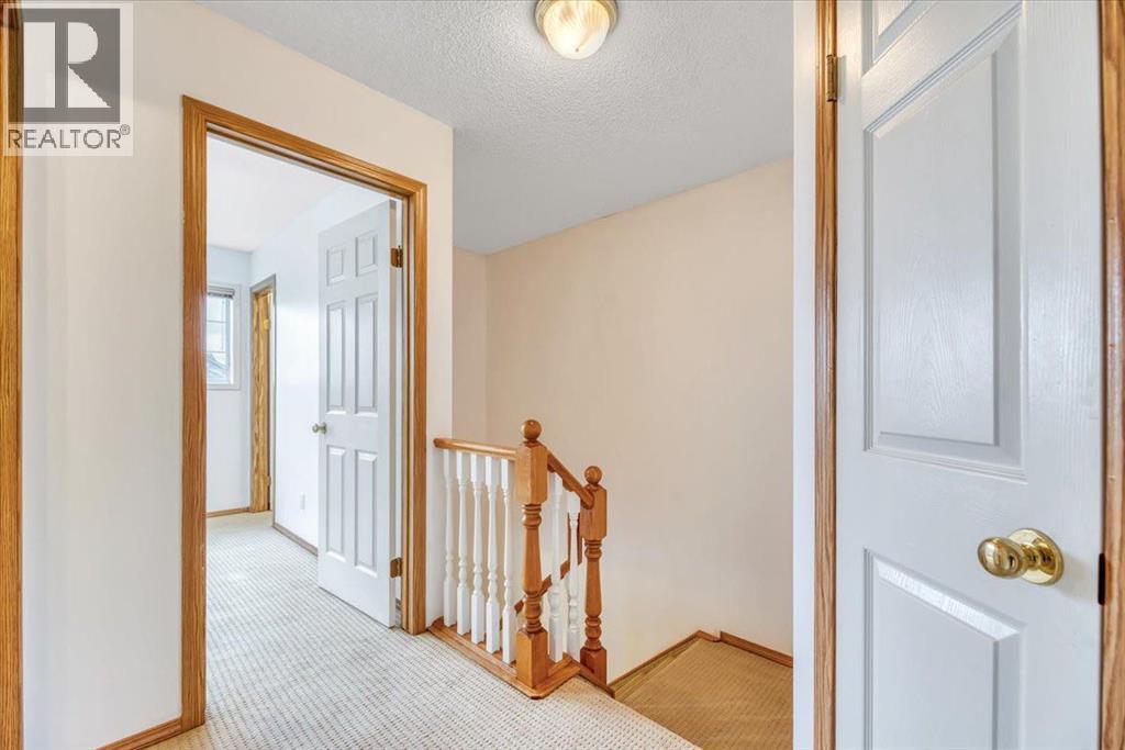 131 Hidden Way NW, Calgary, Alberta  T3A 5S7 - Photo 17 - A2337701