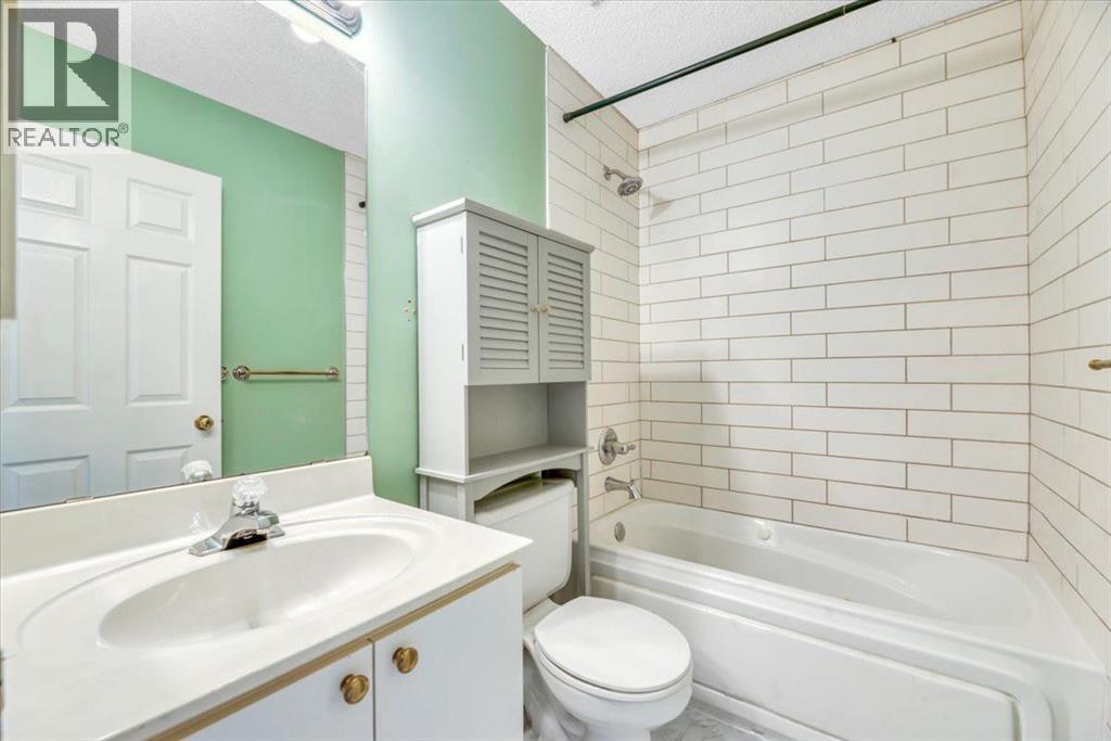 131 Hidden Way NW, Calgary, Alberta  T3A 5S7 - Photo 21 - A2337701