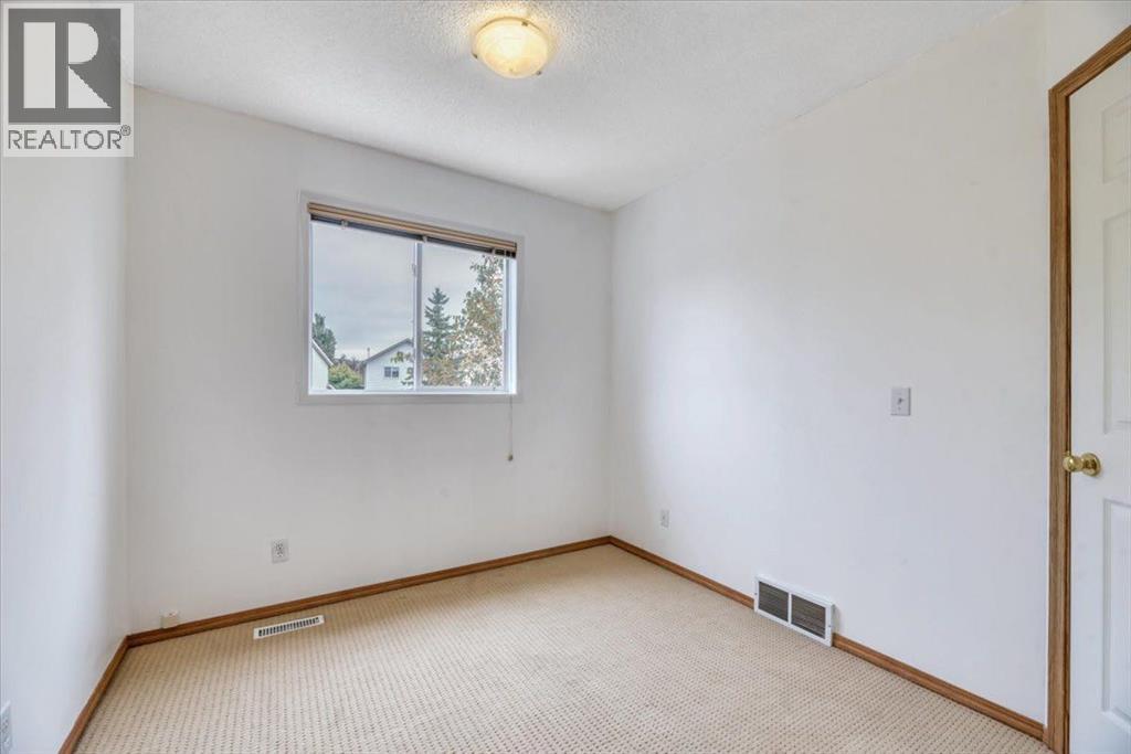 131 Hidden Way NW, Calgary, Alberta  T3A 5S7 - Photo 24 - A2337701